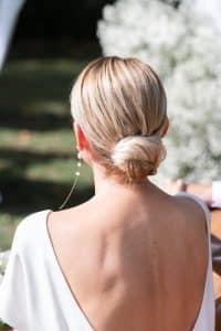 robe de mariée coiffure de mariée chignon bas coiffure